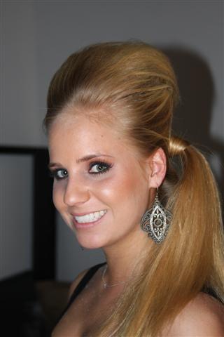 side ponytail